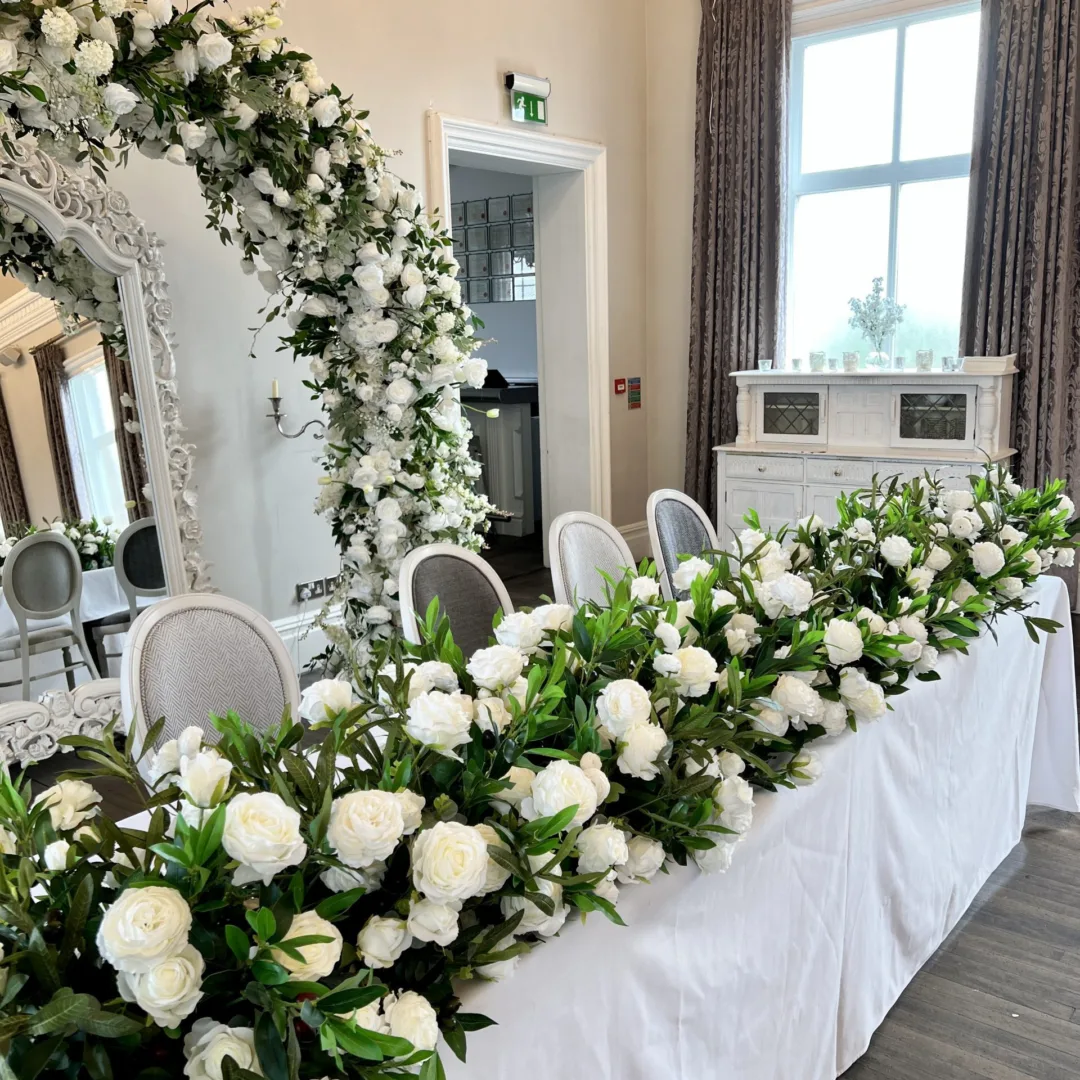 centrepieces, centrepiece hire, floral centrepieces, centerpieces, wedding decor, wedding decor hire, wedding decor, wedding ideas